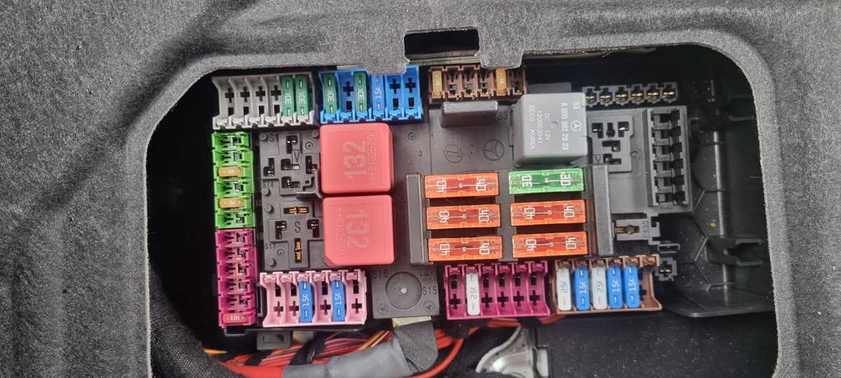 mercedes glc 300 fuse box diagram