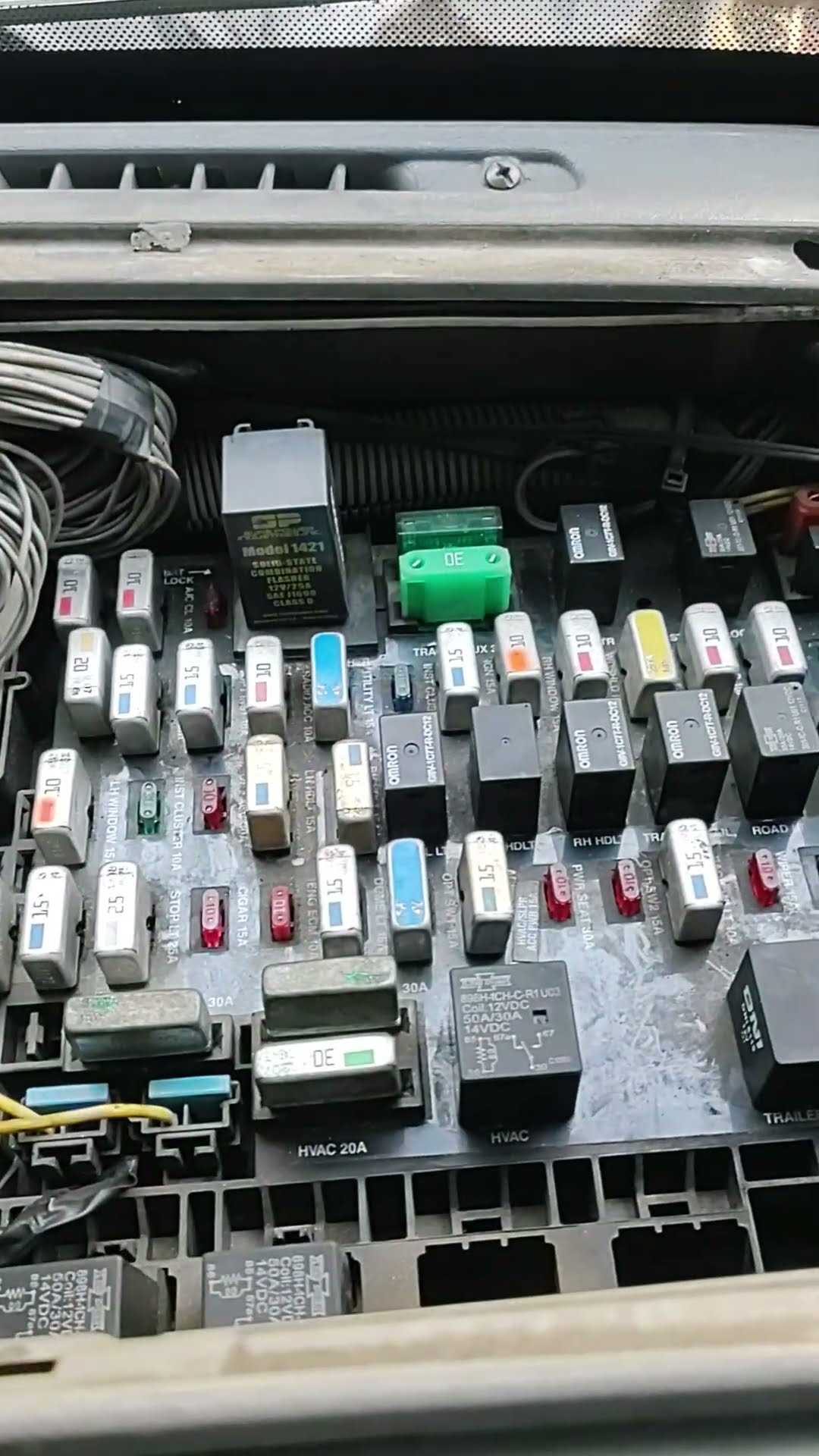 freightliner columbia fuse box diagram
