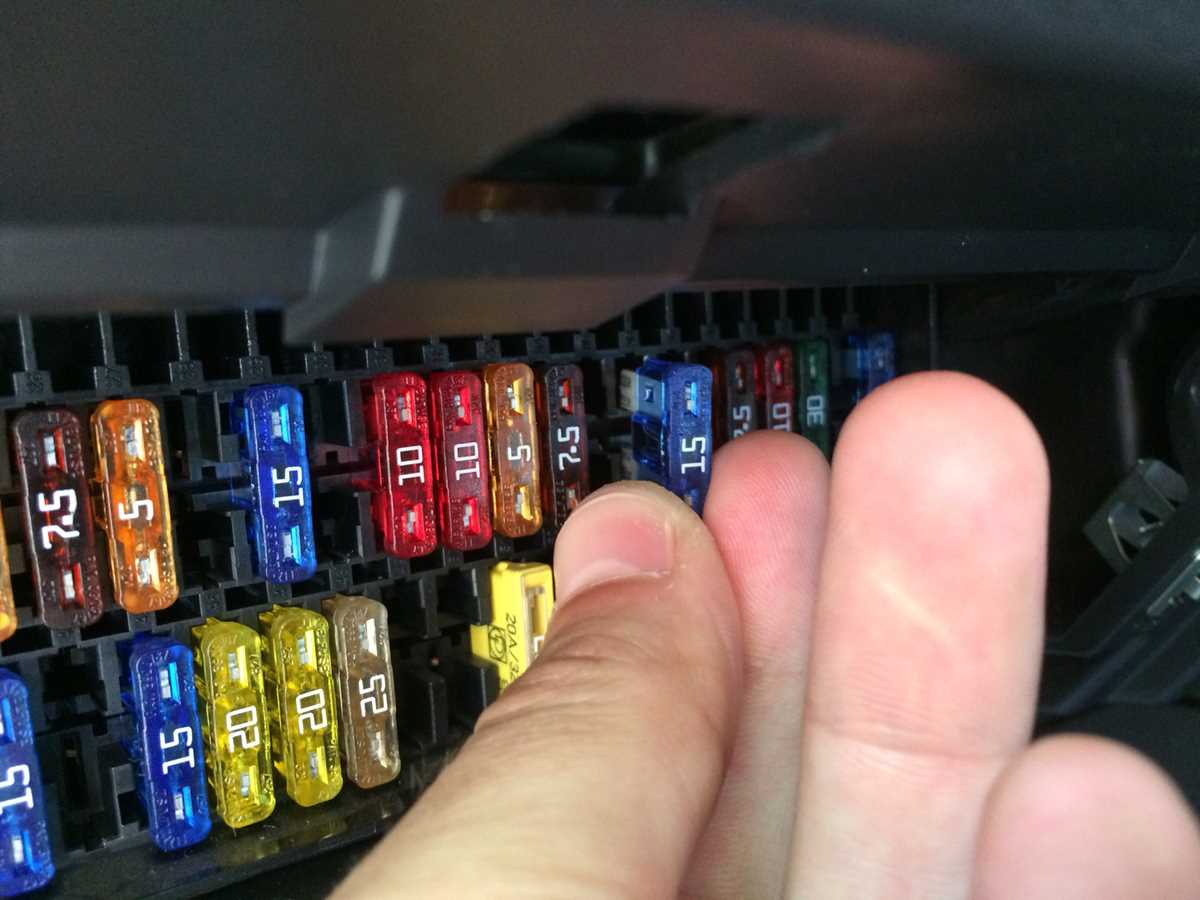 2011 toyota corolla interior fuse box diagram