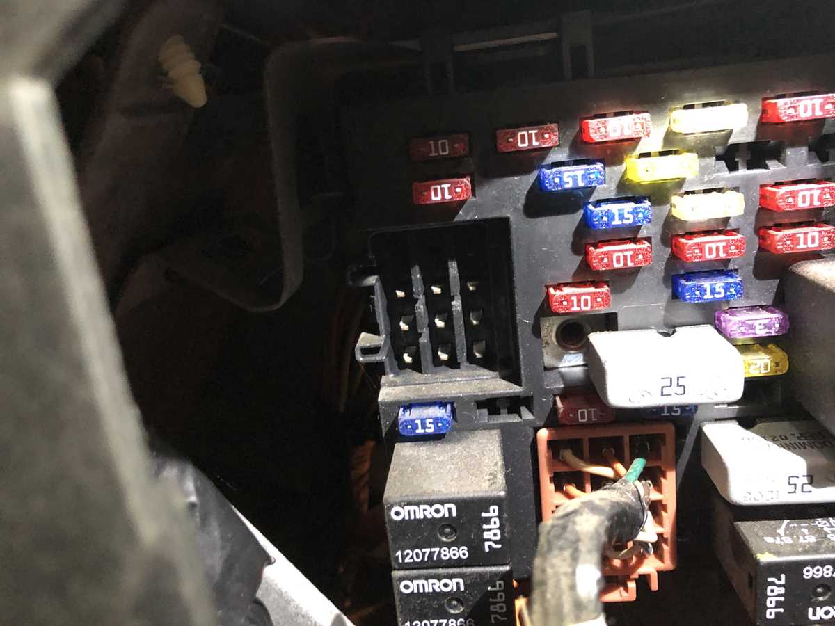 fuse box diagram 2001 chevy silverado