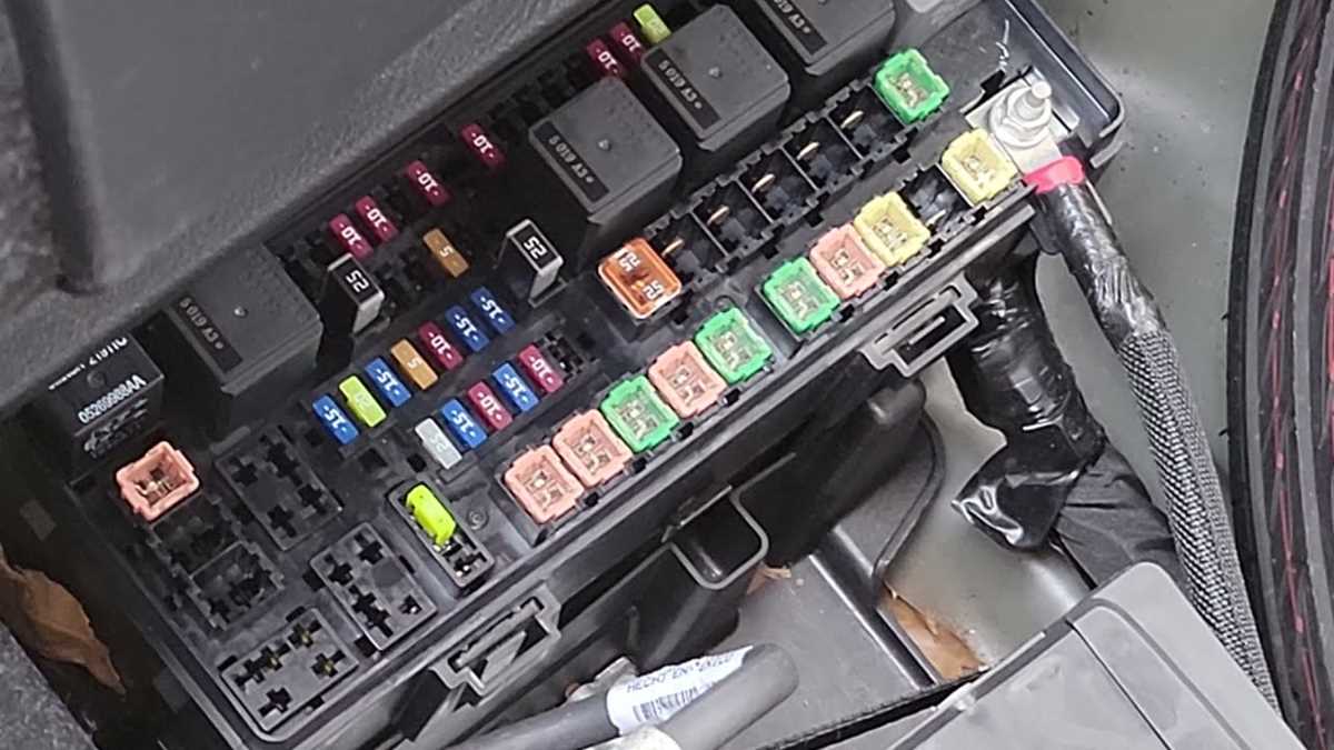 fuse box diagram dodge charger 2006