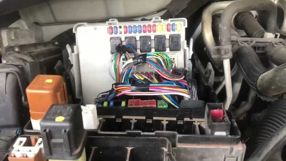 2007 nissan titan fuse box diagram