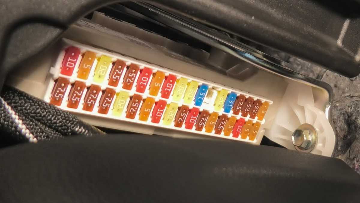 lexus ux 250h fuse box diagram