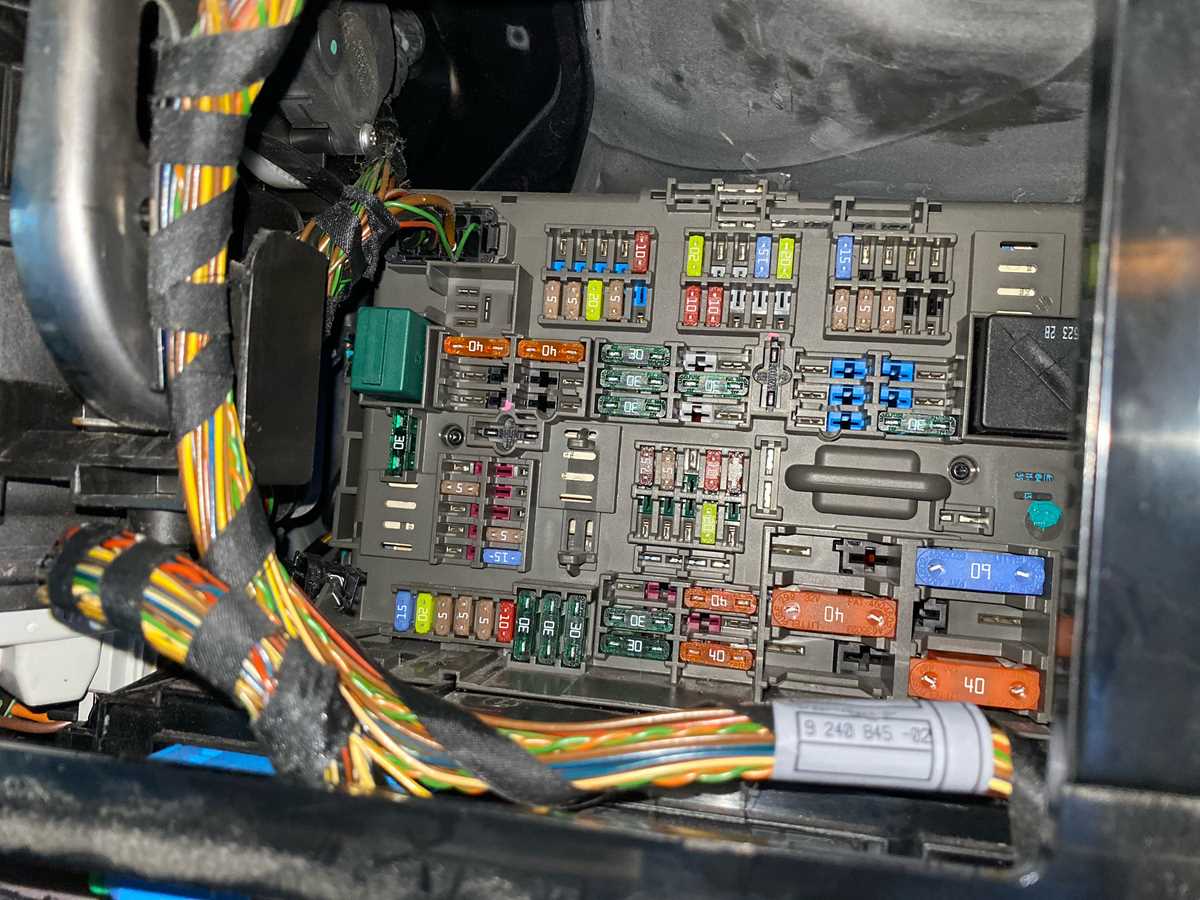 location 328i 2007 bmw 328i fuse box diagram location 328i 2007 bmw 328i fuse box diagram