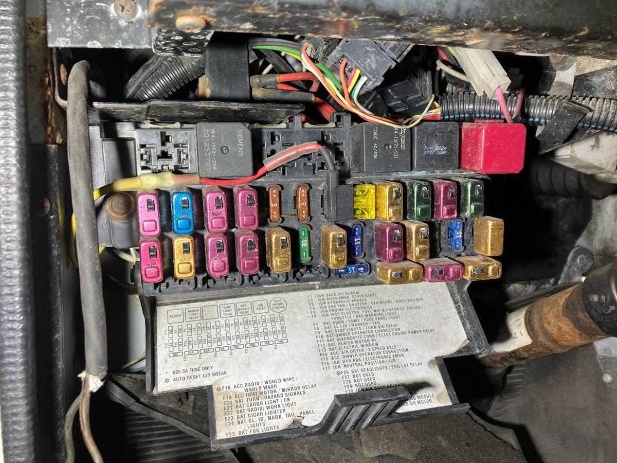 1999 international 4700 fuse panel diagram
