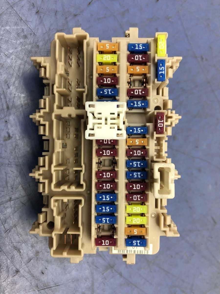 2017 nissan altima fuse box diagram