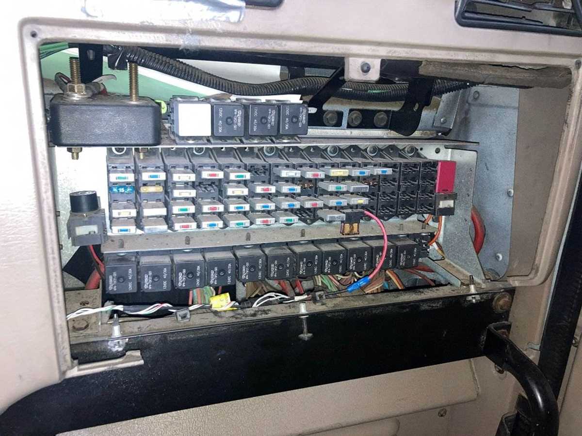 international 7400 fuse box diagram