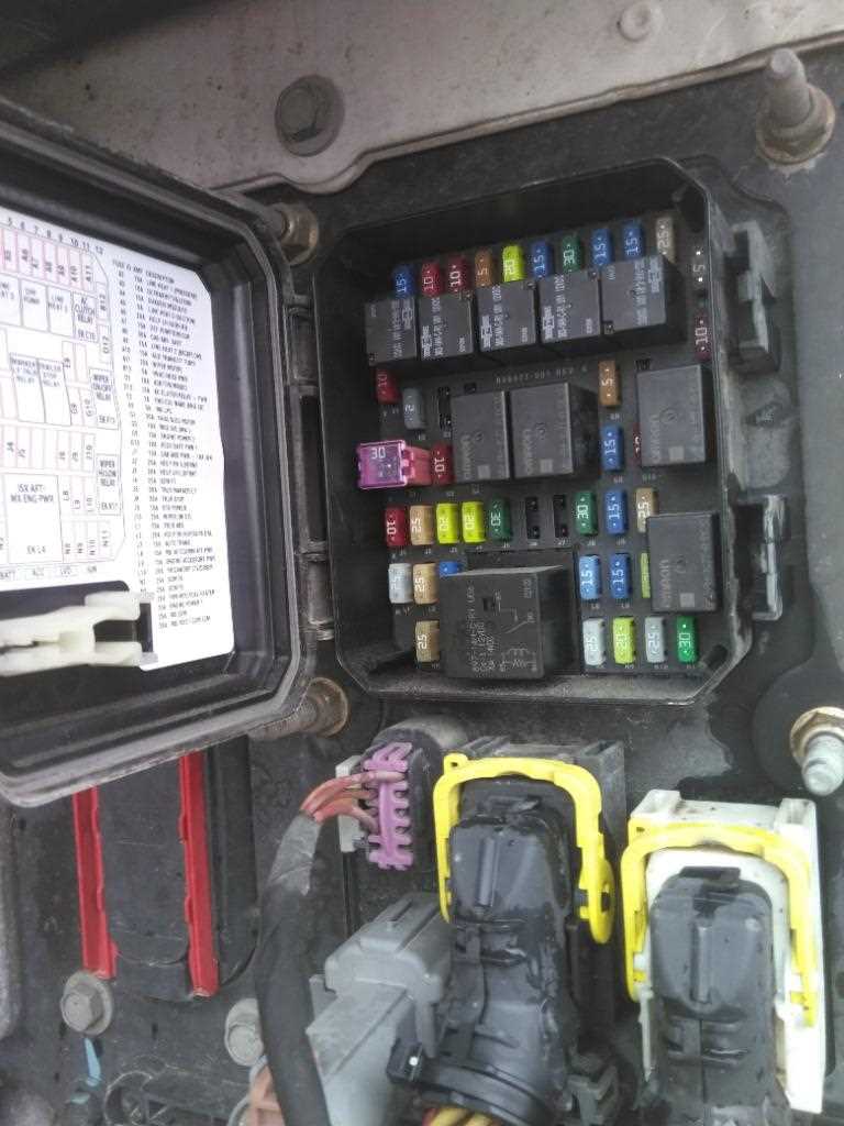16 t680 fuse box diagram