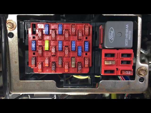 08 crown vic fuse diagram