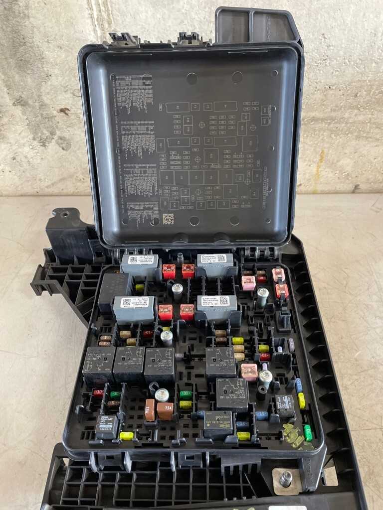 2011 freightliner cascadia fuse box diagram