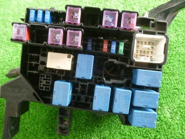 suzuki swift 2013 fuse box diagram