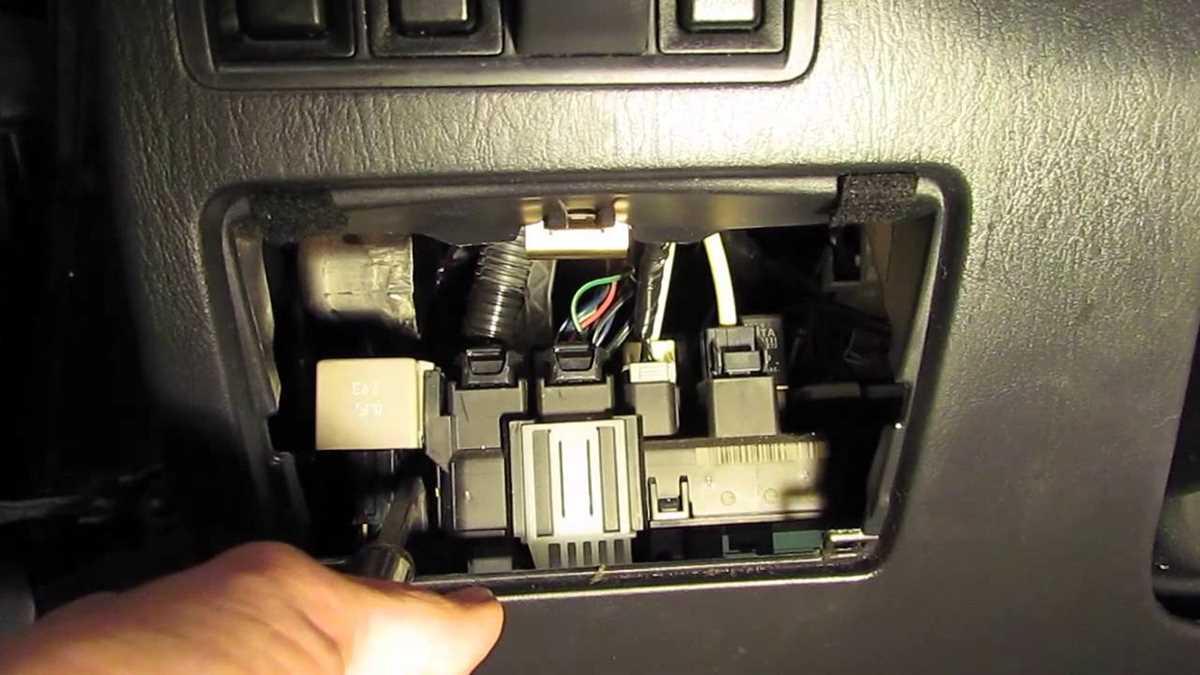 toyota corolla 2005 fuse box diagram