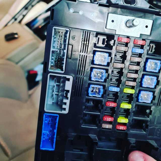jaguar xf 2014 fuse box diagram