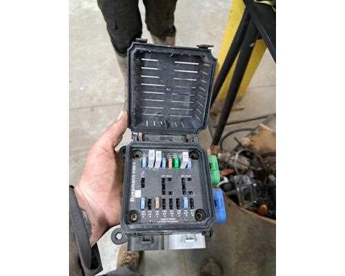 2005 freightliner columbia fuse box diagram