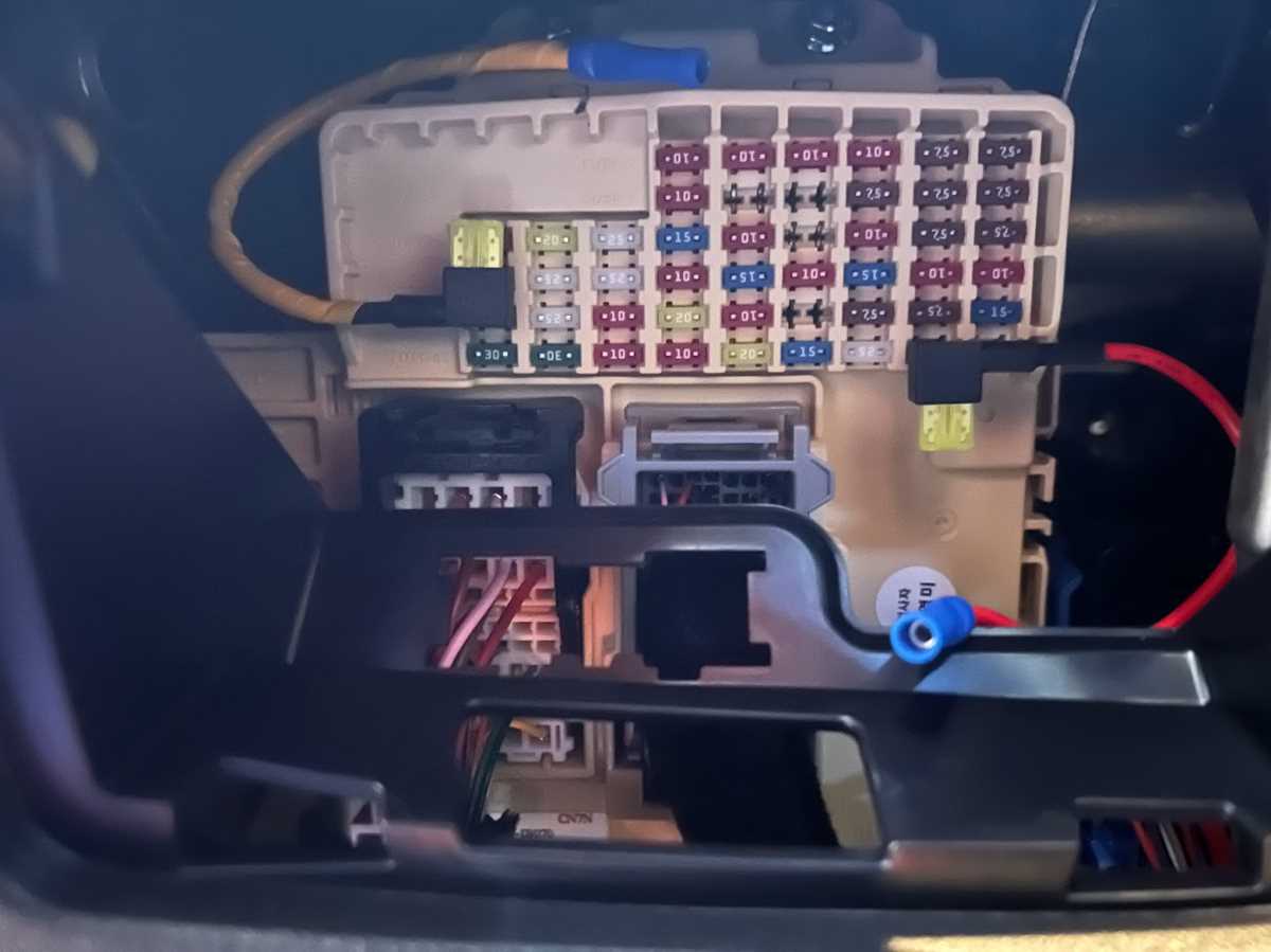 2022 hyundai elantra fuse box diagram