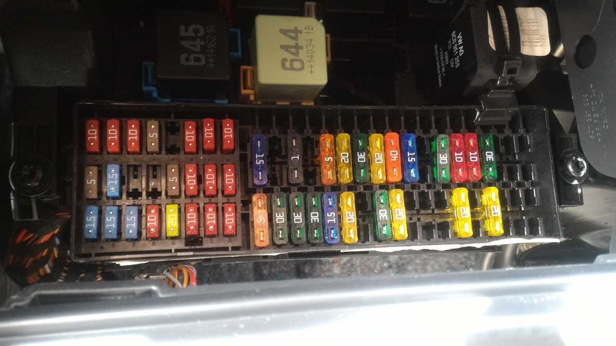 03 jetta 1.8t fuse box diagram