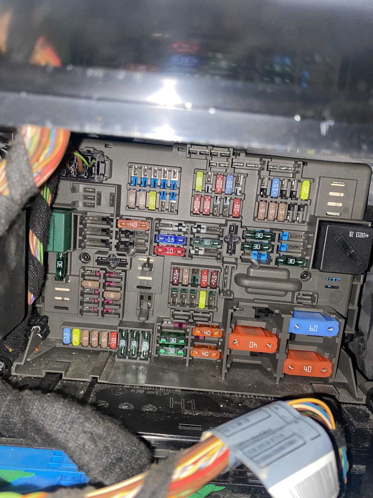 2006 bmw 325i fuse panel diagram
